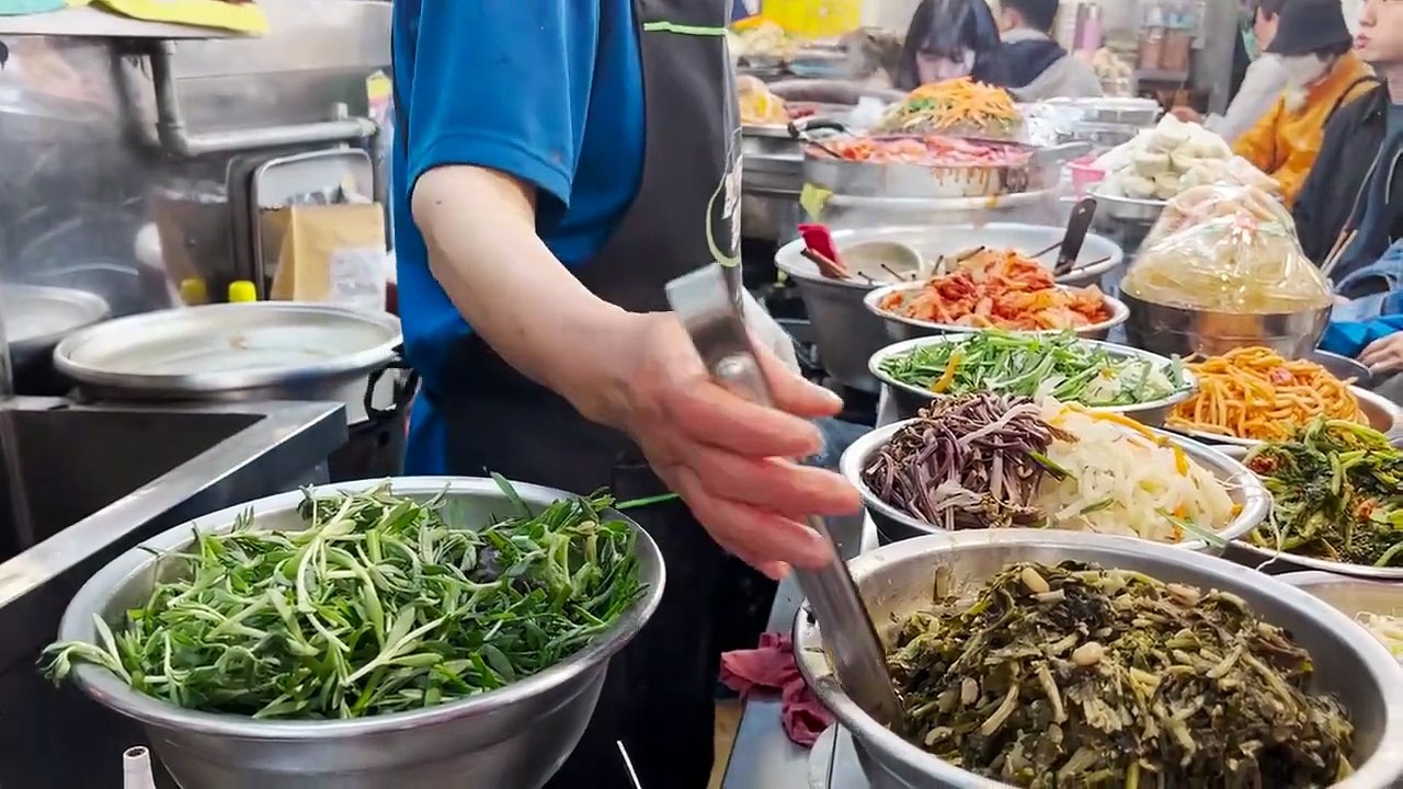 10 Korean Foods You Must Try in Seoul South Korea 🇰🇷