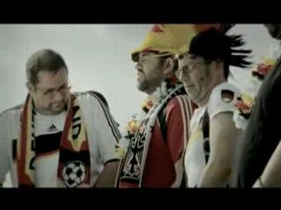 Fussball Fans unterwegs zur EM 2008