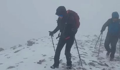 Uludağ'a mevsimin ilk karı yağdı