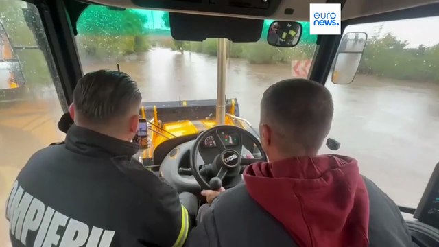 Ливневые дожди и сильные паводки в Румынии