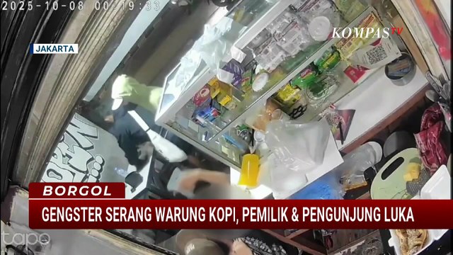Rekaman CCTV Ungkap Aksi Geng Motor Serang Warung Kopi di Tanah Abang, Uang Rp2,3 Juta Raib