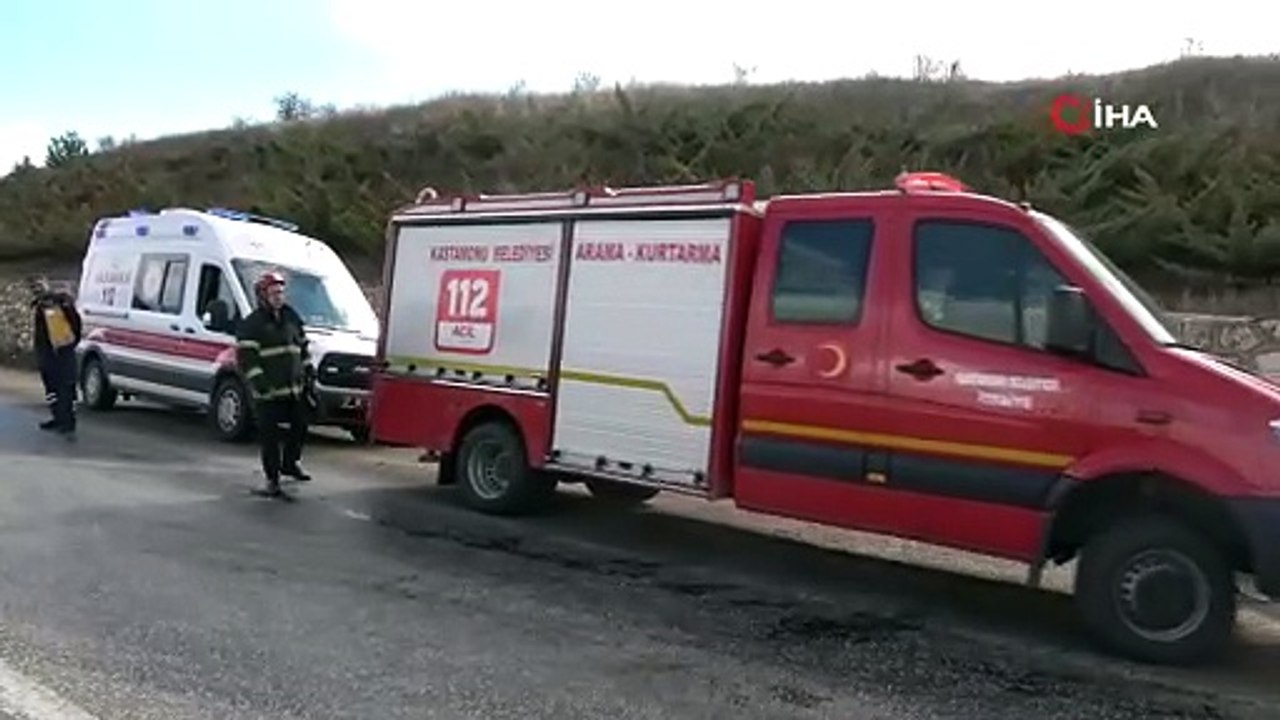 Tır istinat duvarına çarptı, kabinde sıkışan sürücüyü itfaiye kurtardı