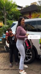 Bollywood Actress Giorgia Andriani With Little Fans 🔥🌹❤️