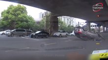 Red Light Disaster Car Slams Into Traffic at Full Speed| CRASH PULSE