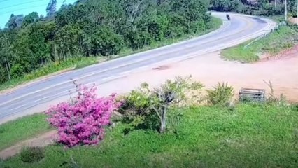 Casal morre em violenta colisão entre moto e caminhonete na RS-350, em Chuvisca