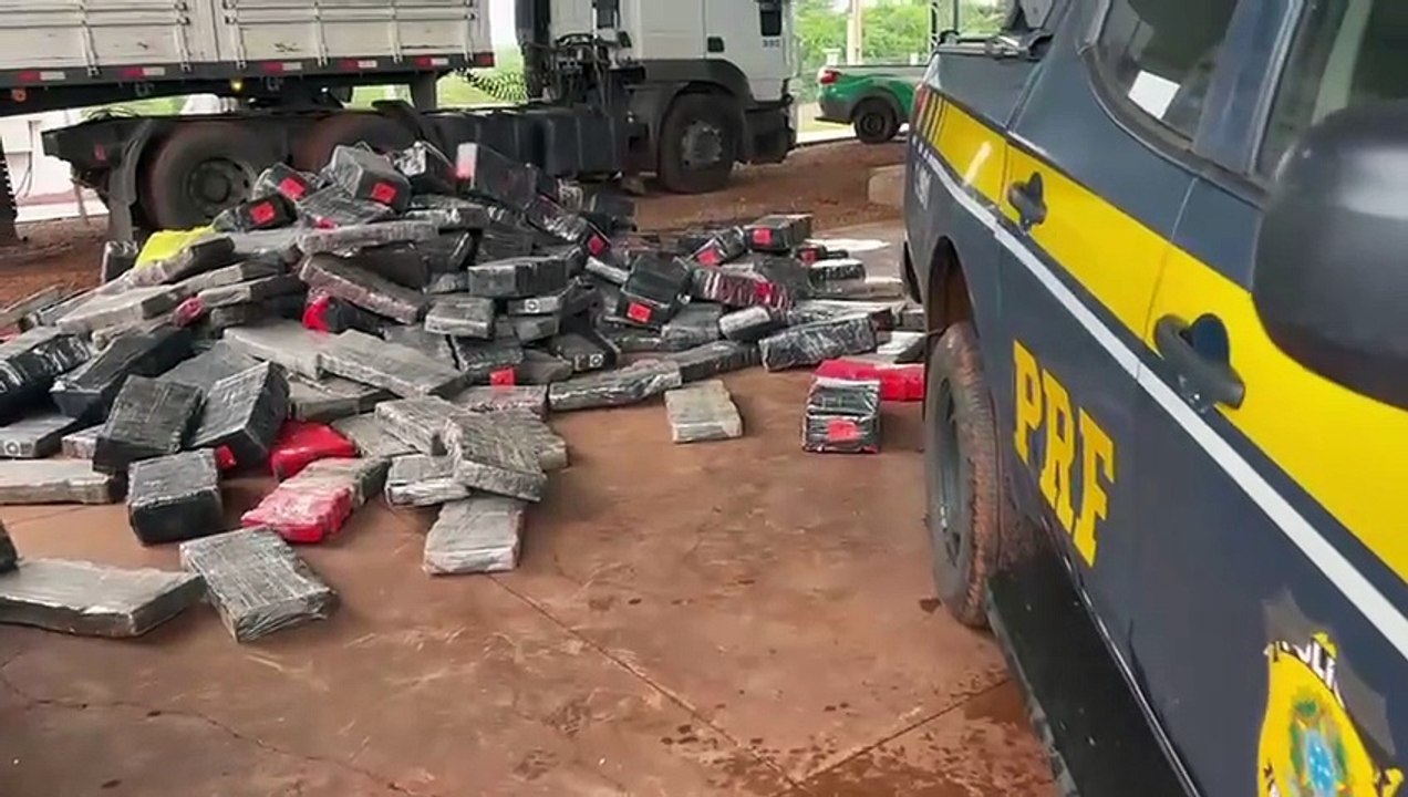 PRF apreende 2,6 toneladas de maconha em carreta em Realeza
