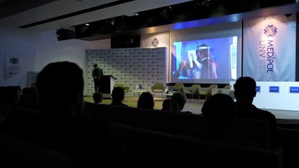 Medipol'den 'Daha ne bir dünya' için anlamlı panel