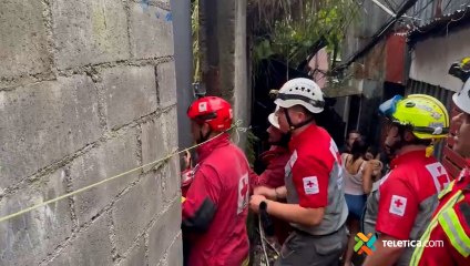 tn7-Video Rescatan a seis personas atrapadas por terraplén en La Carpio-091025