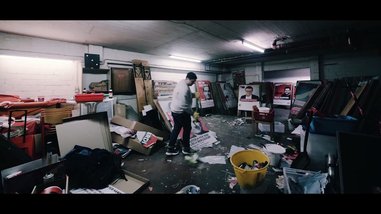 UNTEN – Im Ortsverein | movie | 2025 | Official Trailer