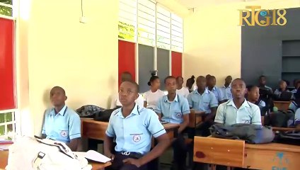 Dewoulman aktivite lekòl la nan Lycée Joseph C. Bernard de Frères.