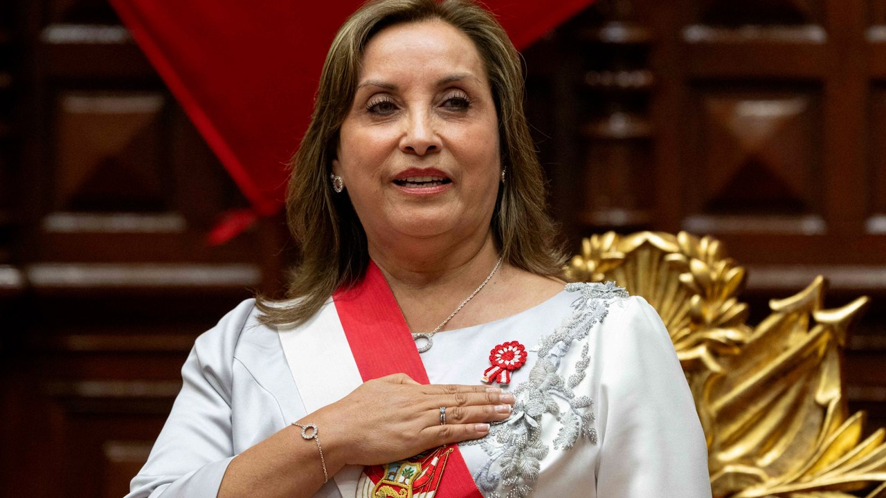 Dina Boluarte deja de ser presidenta de Perú tras ser destituida por el Congreso