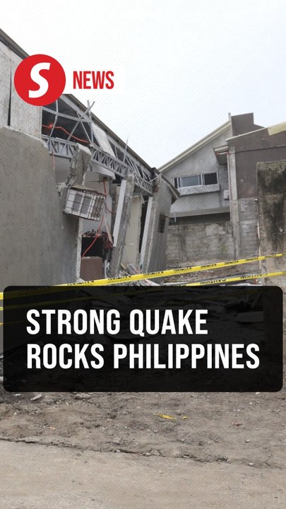 Powerful 7.5 magnitude earthquake strikes off southern Philippines, tsunami warnings issued