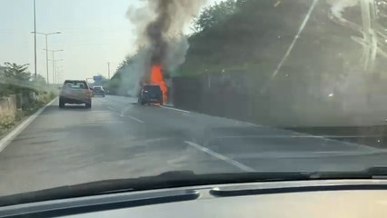 Treviolo, auto prende fuoco in superstrada