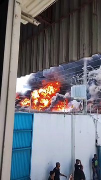 Incêndio de grandes proporções é registrado na parte alta de Maceió