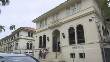 Familiares de víctimas de accidente en la vía hacia Chepo acuden a la Morgue Judicial