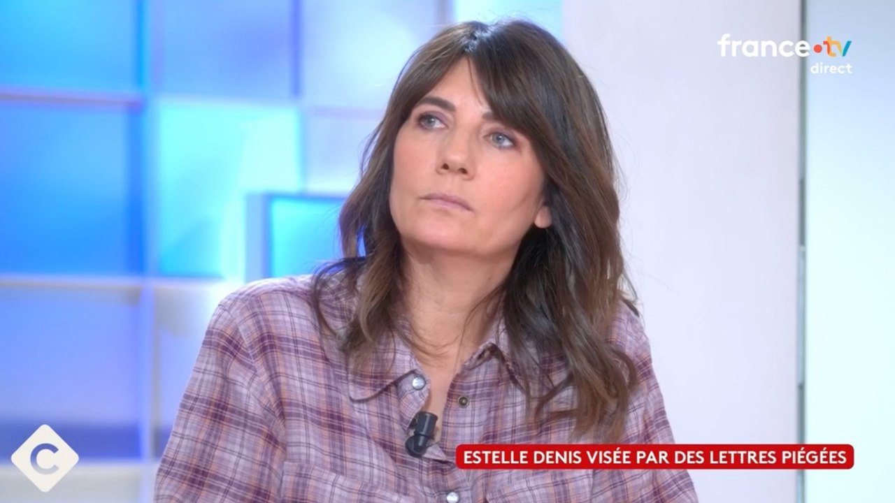 « J’ai eu assez peur pendant quelques jours » : Estelle Denis se confie sur le colis piégé qui lui a été envoyé (VIDEO)