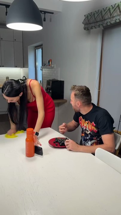 Real men don’t hurt women - Funny family #couple #funnyvideo #humor #comedy