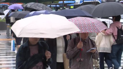 [날씨] 수도권·강원 비 내리며 선선...충청·남부 늦더위 / YTN