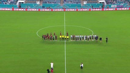 Emotivo minuto de silencio en homenaje a Miguel Ángel Russo antes del Argentina vs Venezuela