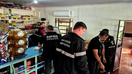 Apreensão de frangos com validade vencida há 8 anos