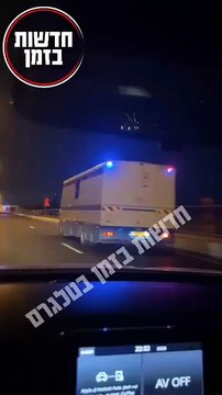 لحظة نقل الأسرى الفلسطينيين الذين سيتم إطلاق سراحهم من السجون الإسرائيلية