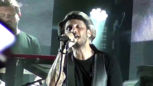 Fabrizio Moro - Sono anni che ti aspetto (live)