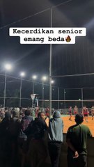 Senior emang Beda