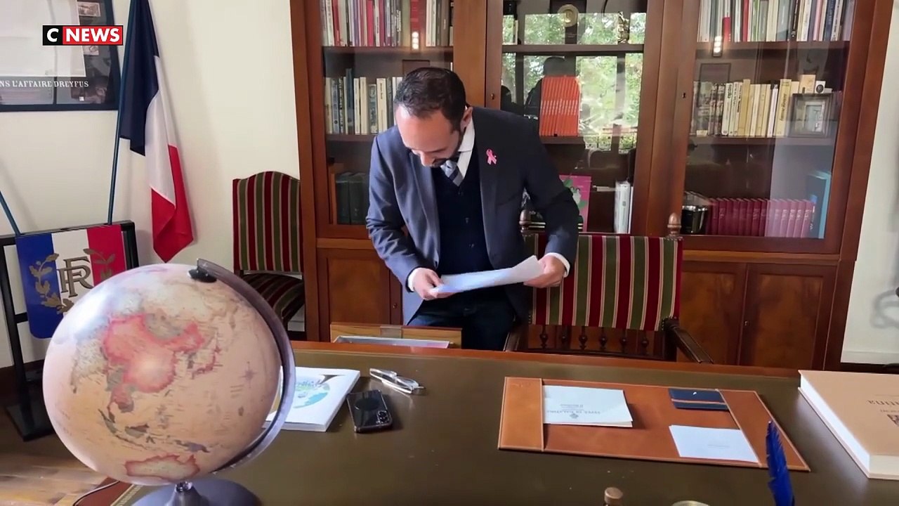 Le Maire de Sarcelles agressé à coups de pierres par un "groupe de gens qui veulent infiltrer la Mairie, diriger les maisons de quartier" sur fond de trafic de drogue