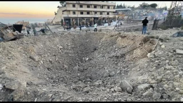 L'esercito israeliano: colpiti siti Hezbollah in sud Libano