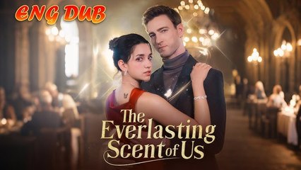 Chi è? È la replica del primo amore scomparso, persino lo stesso profumo. Il profumo eterno di noi.