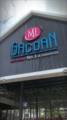 Mie Gacoan adalah waralaba restoran Indonesia didirikan pada awal tahun 2016 di Malang oleh Anton Kurniawan.#MieGacoan #MiePedas #DinsumUdangKeju #UdangKeju #NgurahSuryaKusuma