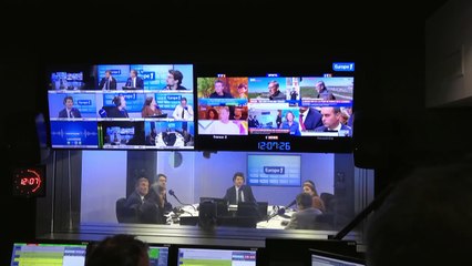 Gouvernement : «Emmanuel Macron se réjouit» des divisions «au sein des LR», selon le journaliste Etienne Campion