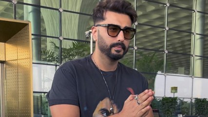 एयरपोर्ट पर दिखा Arjun Kapoor का स्वैग!