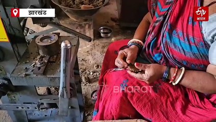 दीपावली पर डिजाइनर दीयों से जगमगाएगा हजारीबाग, महिलाएं दिन-रात मेहनत कर तैयार कर रहीं आकर्षक दीपक