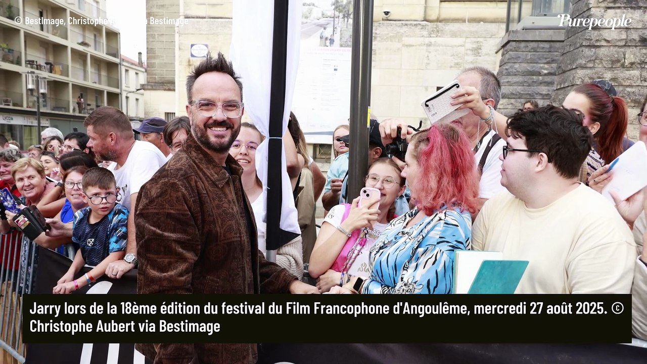 "On s’est rencontrés avant que je sois connu" : Jarry évoque son compagnon avec qui il est depuis 15 ans et dont on ne connaît toujours l'identité