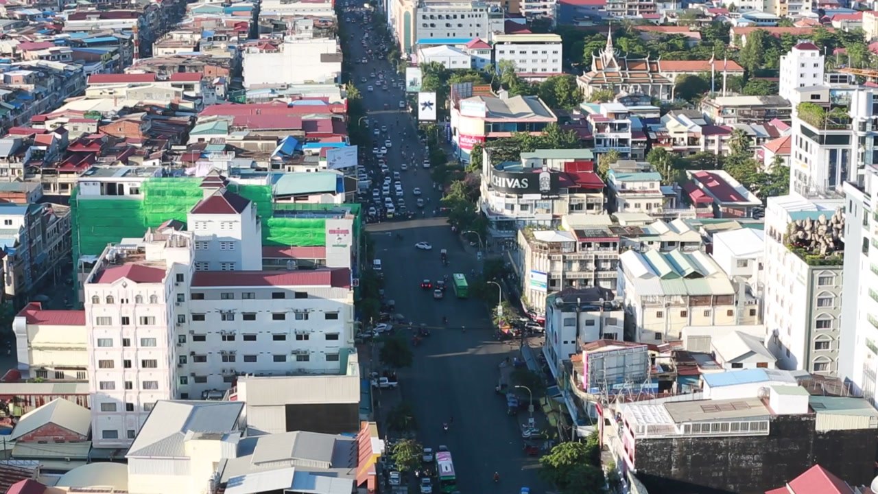 "캄보디아 취업하면 고수익 보장"...한국인 2명 구조 / YTN