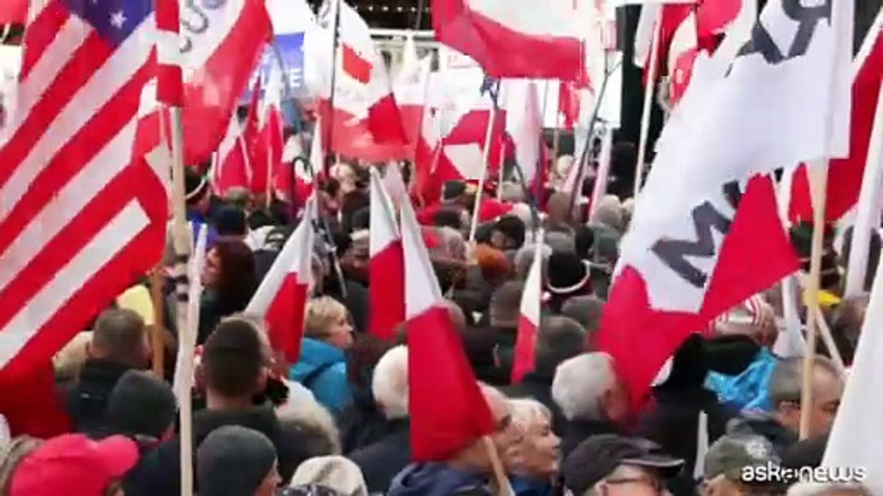 Polonia, maxi manifestazione a Varsavia contro l'immigrazione