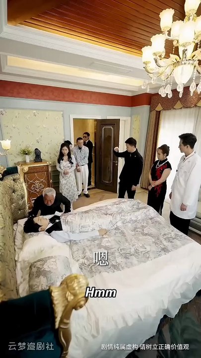 After Receiving the Future Text Message, I Became a Lucky Star 收到未来短信后我成了小福星