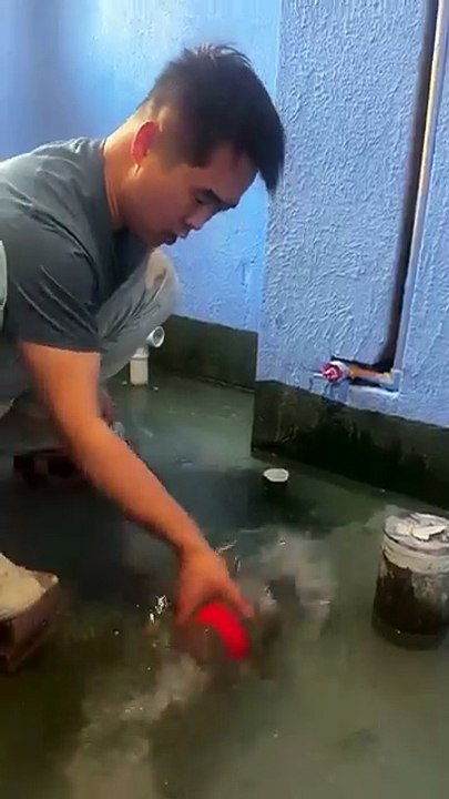The drainage process of the bathroom floor- Good tools and machinery make work easy