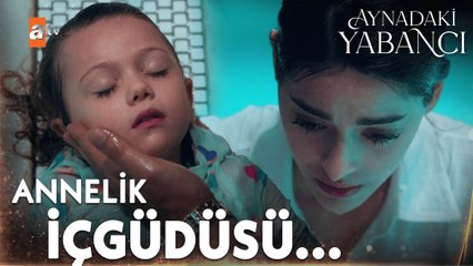 Azra, Leyla'yı boğulmaktan kurtarıyor  - Aynadaki Yabancı 2. Bölüm