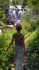 Wanda Nara y sus hijas en las Cataratas del Iguazú