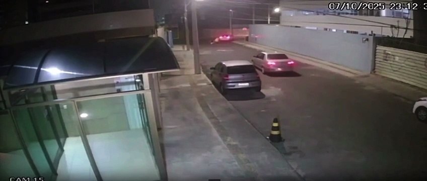 VÍDEO: Grupo de criminosos utilizam patinetes elétricos para praticar assaltos na orla de Salvador