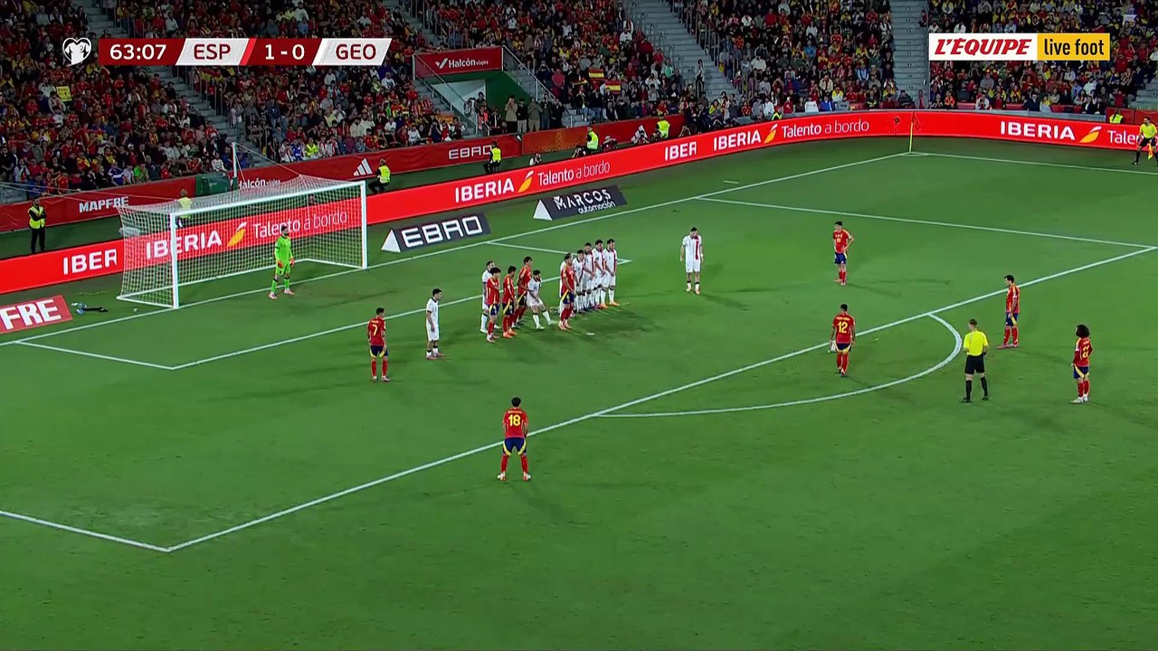 Le magnifique coup franc d'Oyarzabal - Foot - Qualif. Coupe du monde