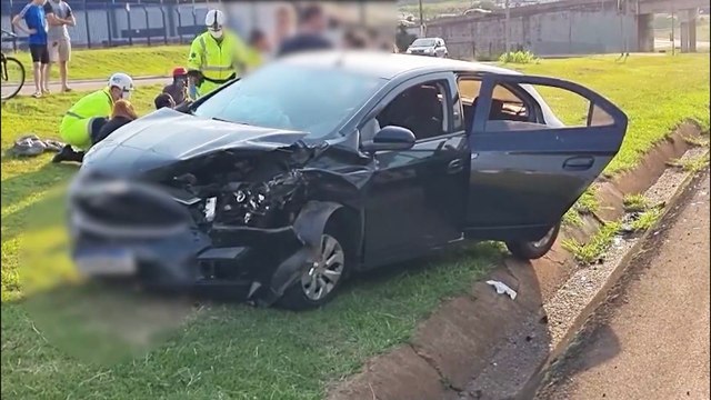 Colisão frontal entre Fiesta e Onix deixa vítimas na BR-277, em Cascavel