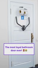 Bathroom door with main character energy 🚪😎 #funnyshorts #animation