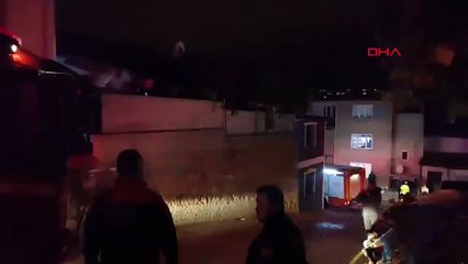 Denizli'de müstakil evin tavanı çöktü: Yaralılar var!