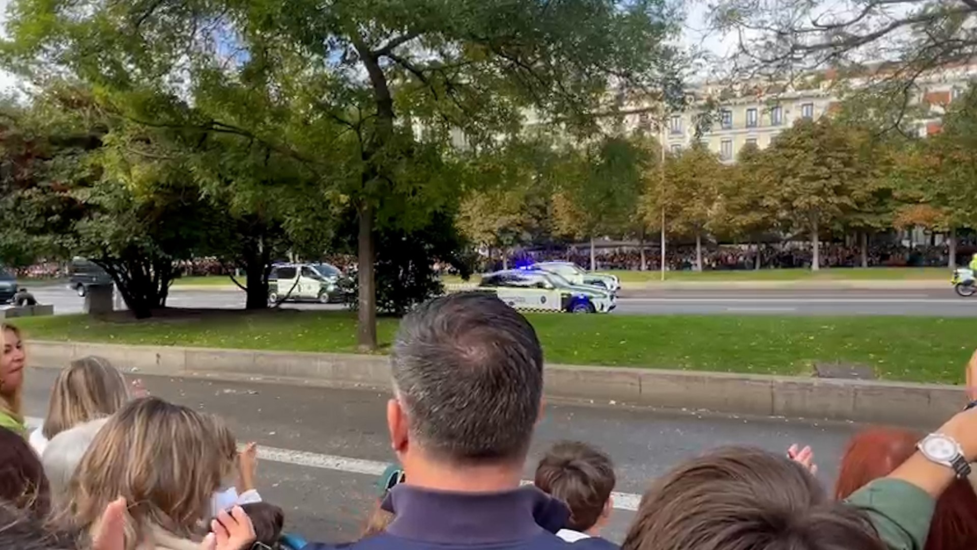 Aplausos y vítores a la Guardia Civil en el desfile del 12 de octubre: "¡Viva la UCO!"
