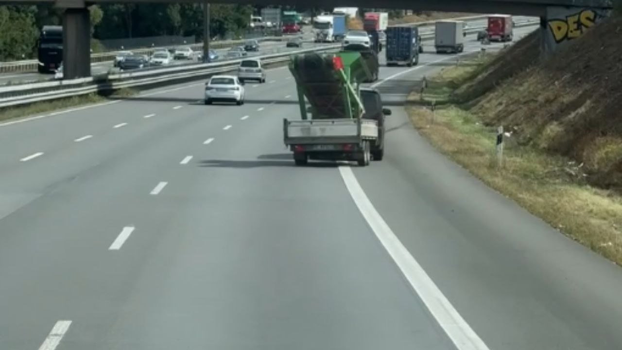 POV: You just realized that roads are just stages for 'rocking cars'