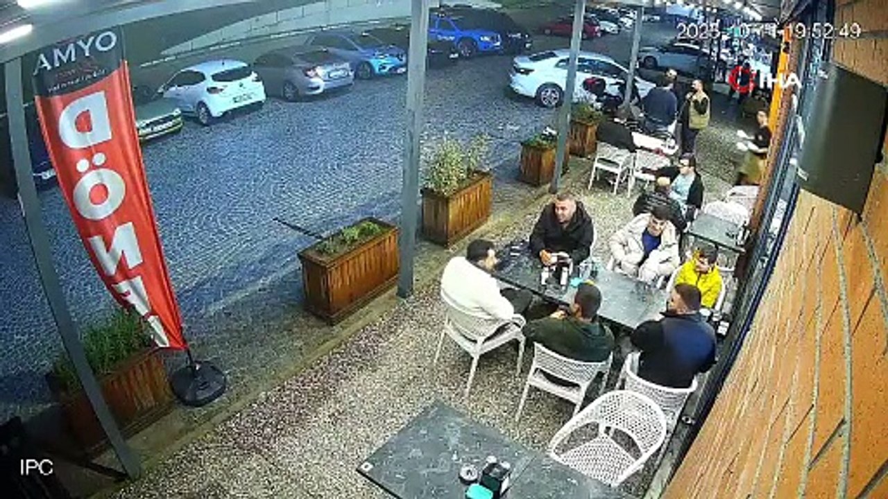 Bursa\'da Heimlich manevrası bakın nasıl hayat kurtardı...