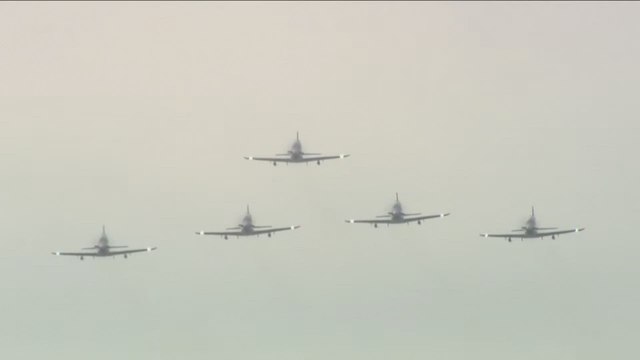 La formación Mirlo surca los cielos y sustituye ala Patrulla Águila después de 40 años